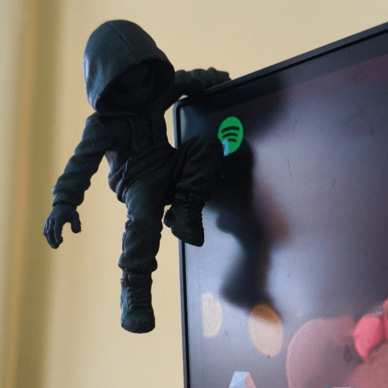 Desk Setup Retro - Climb Hoodie Alien Mini Statue 3D