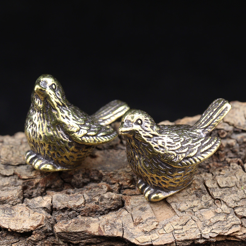 Small Sparrow Statue Metal Bra – обзор и цена Desk Setup Retro