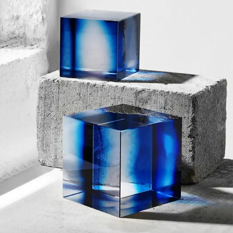Geometric Graded Crystal Cube  – обзор и цена Desk Setup Retro