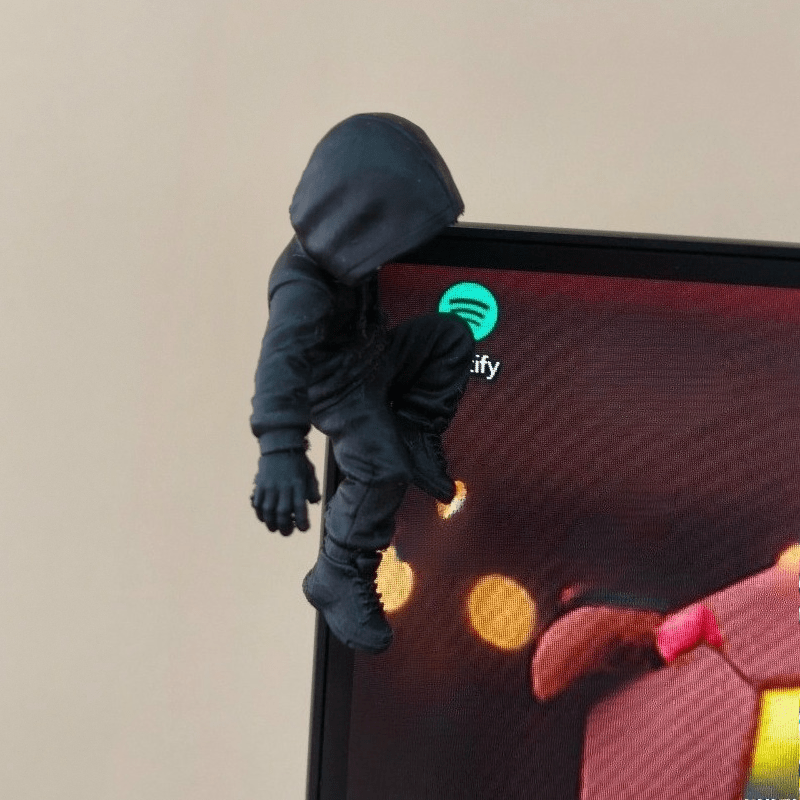 Climb Hoodie Alien Mini Statue – обзор и цена Desk Setup Retro